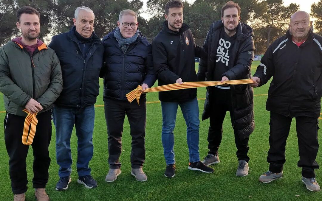 Isidre Tenas a la inauguració de la gespa del camp del Gregal